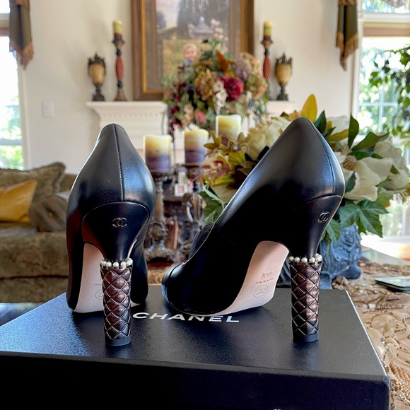 Chanel Shoes Pumps Heels CC Logo Pearls  New  100% Authentic - Picture 4 of 15